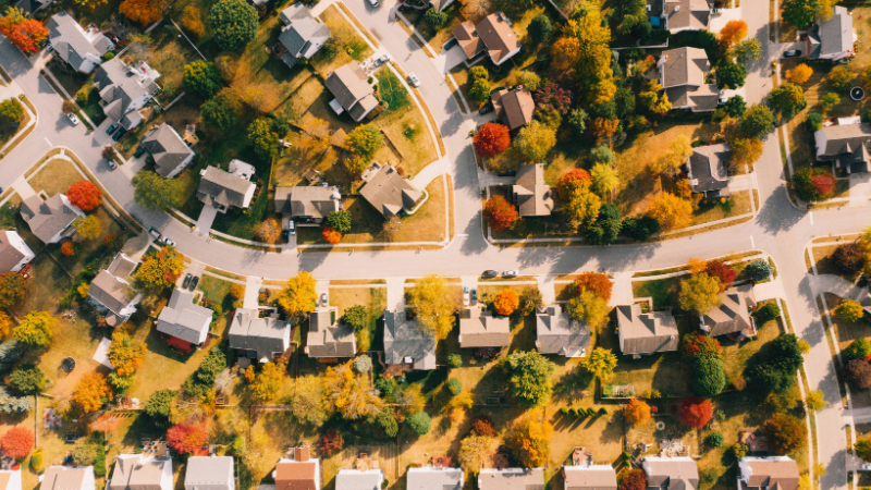 Lesser-Known Benefits of Buying a Home in the Fall | Laffey Real Estate